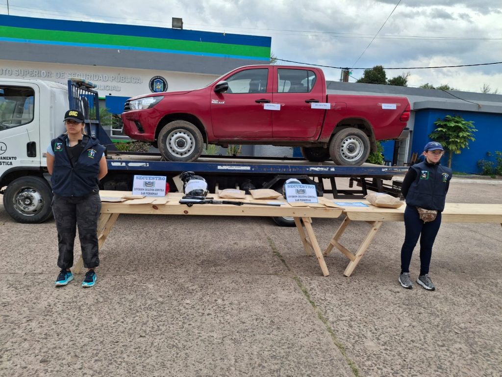 Realizaron 12 allanamientos por el atentado contra la casa de un sargento de Policía Realizaron 12 allanamientos por el atentado contra la casa de un sargento de Policía
