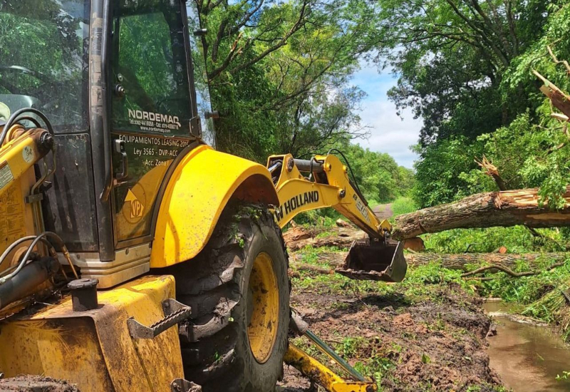 Vialidad Provincial trabaja en Colonia Benítez luego del intenso temporal Vialidad Provincial trabaja en Colonia Benítez luego del intenso temporal