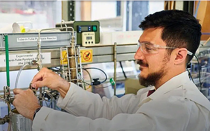 Desarrollan un método para convertir residuos de yerba mate en bioaceite y otros insumos valiosos Desarrollan un método para convertir residuos de yerba mate en bioaceite y otros insumos valiosos