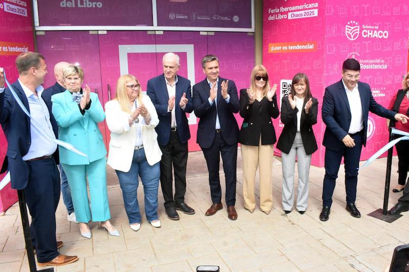 El gobernador Zdero abrió la XVII Feria Iberoamericana del Libro: “La FIL ya es de toda la región, nos trasciende” El gobernador Zdero abrió la XVII Feria Iberoamericana del Libro: “La FIL ya es de toda la región, nos trasciende”