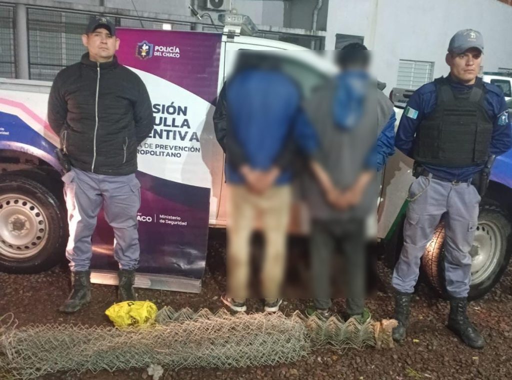 Demoran a dos hombres con materiales de dudosa procedencia