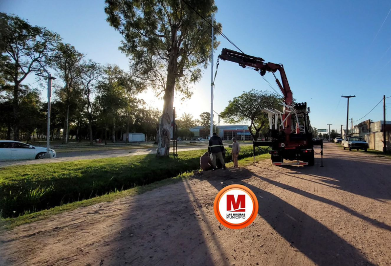 Avanzan las obras de iluminación en la localidad de Las Breñas Avanzan las obras de iluminación en la localidad de Las Breñas