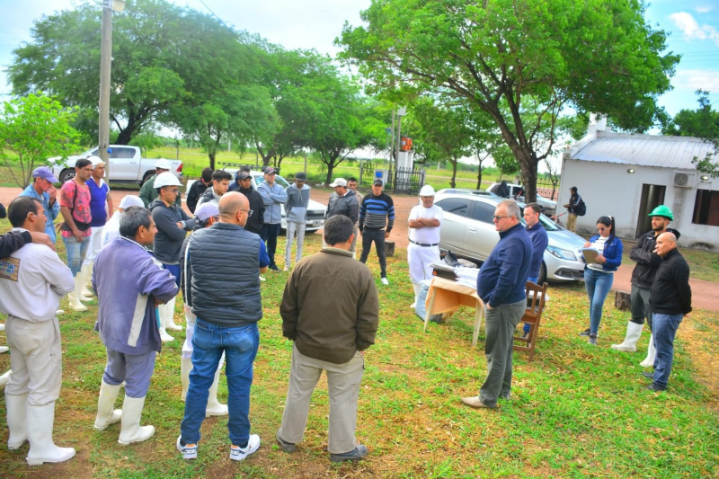 Personal del Frigorífico Municipal recibió indumentaria de trabajo Personal del Frigorífico Municipal recibió indumentaria de trabajo