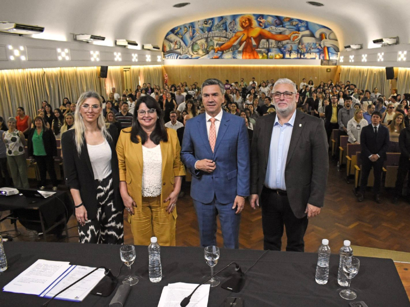 El gobernador Zdero encabezó la apertura del Congreso Internacional de Discapacidad El gobernador Zdero encabezó la apertura del Congreso Internacional de Discapacidad