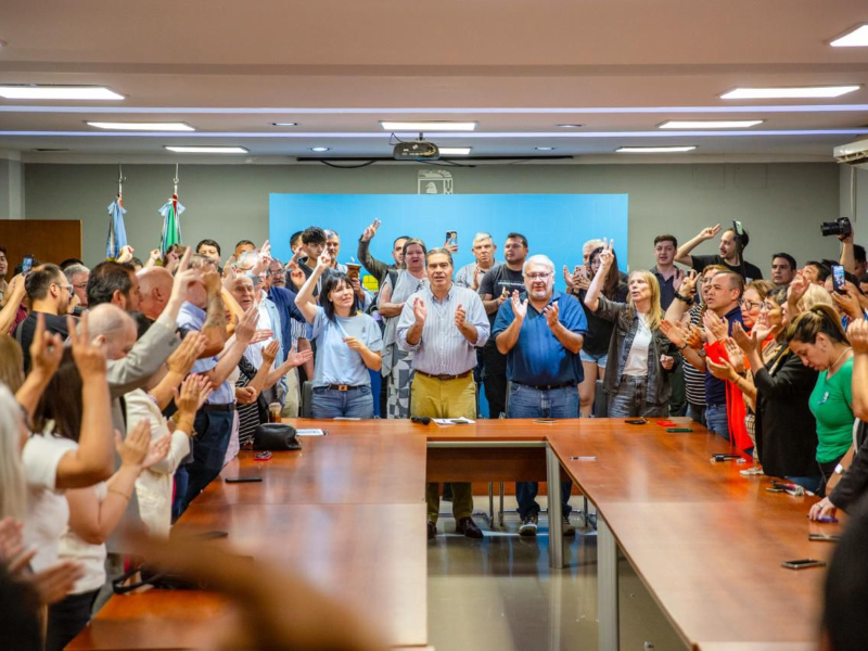 Con Capitanich al frente, asumió la nueva conducción partidaria de un PJ unido Con Capitanich al frente, asumió la nueva conducción partidaria de un PJ unido
