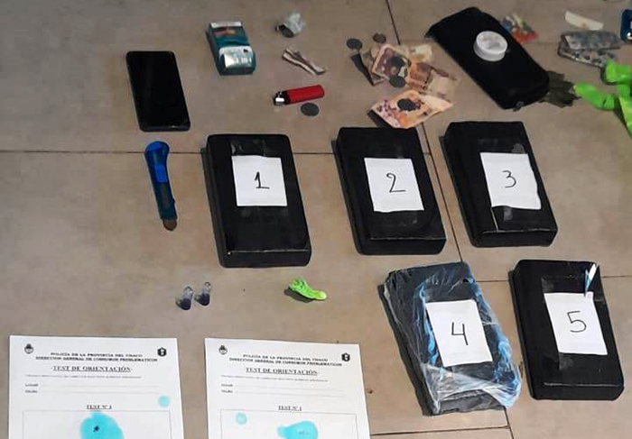 Detienen a una pasajera en la Terminal con más de 5 kilos de cocaína en un bolso Detienen a una pasajera en la Terminal con más de 5 kilos de cocaína en un bolso