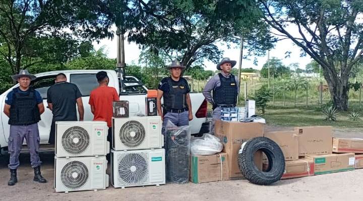 Los demoraron en un control vehicular: tenían productos sin aval aduanero Los demoraron en un control vehicular: tenían productos sin aval aduanero