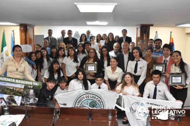 El Parlamento chaqueño entregó el Premio a la Acción Ambiental 2025 El Parlamento chaqueño entregó el Premio a la Acción Ambiental 2025
