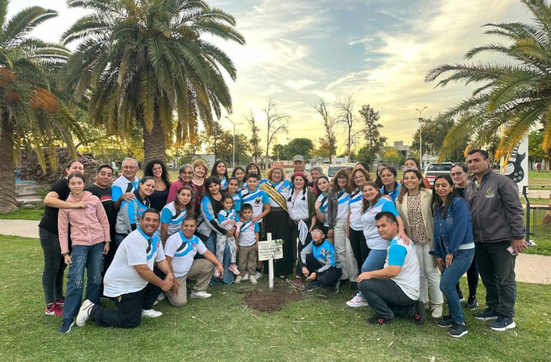 Día de la Tradición en Las Breñas: plantaron un árbol como símbolo de identidad cultural Día de la Tradición en Las Breñas: plantaron un árbol como símbolo de identidad cultural
