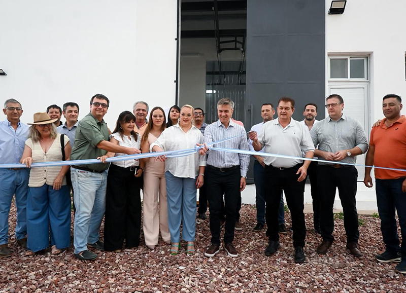 Zdero inauguró el moderno frigorífico municipal de Pampa del Infierno Zdero inauguró el moderno frigorífico municipal de Pampa del Infierno