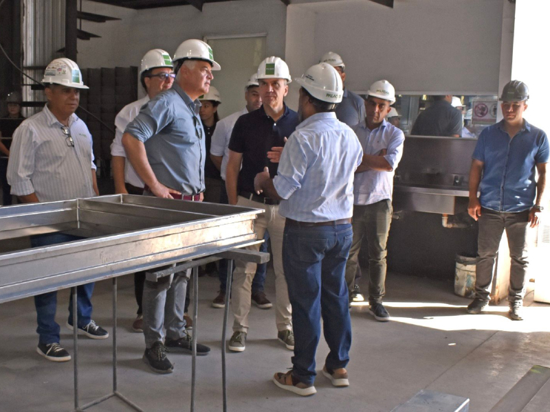 Zdero destacó el rol de empresa constructora local en el desarrollo industrial del Chaco Zdero destacó el rol de empresa constructora local en el desarrollo industrial del Chaco