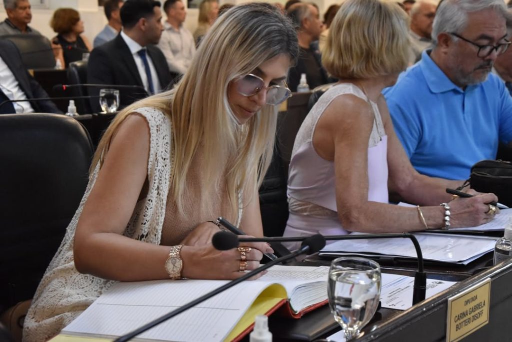 Tras asumir su banca, Botteri llamó a “profundizar el consenso” en la Cámara de Diputados Tras asumir su banca, Botteri llamó a “profundizar el consenso” en la Cámara de Diputados