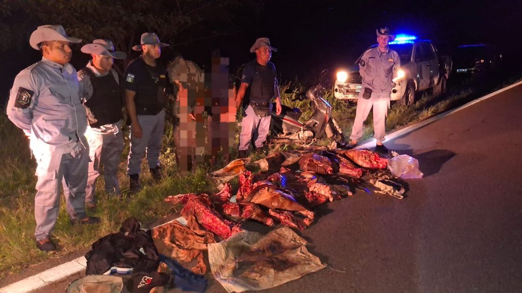 Dos adolescentes fueron sorprendidos con más de 200 kilos de carne faenada