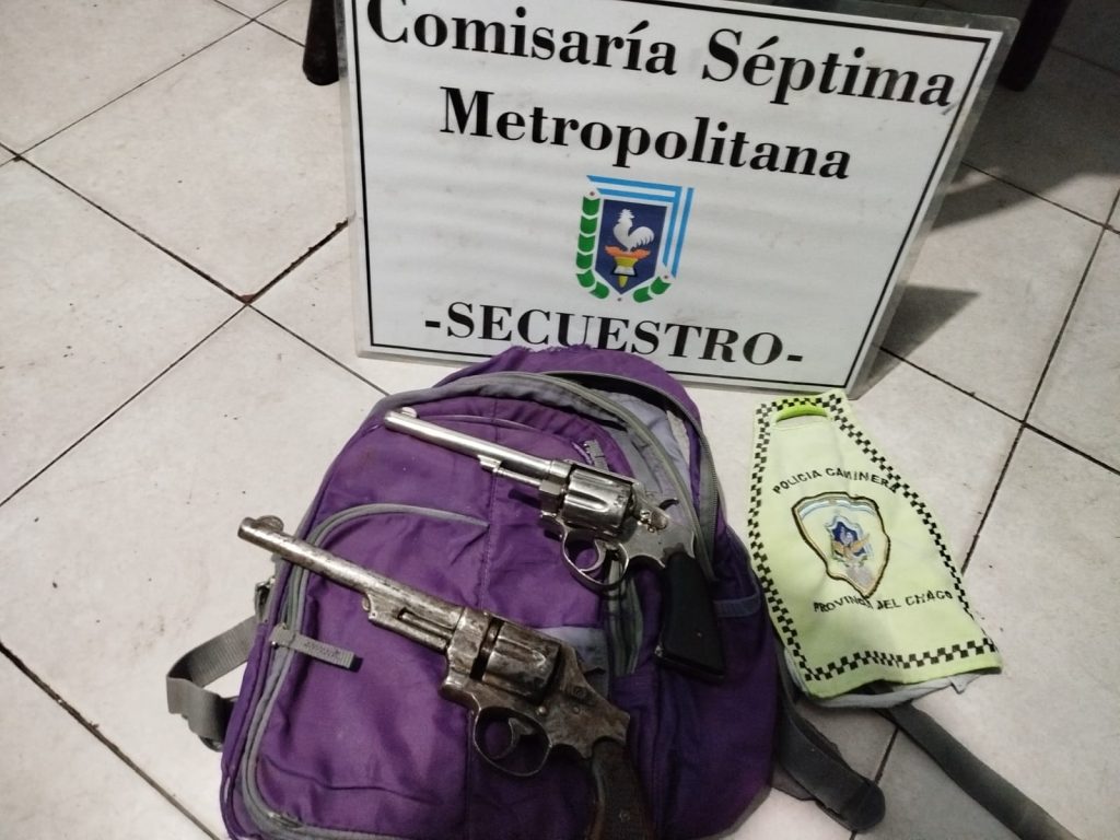 Detienen a un hombre armado con dos revólveres durante un operativo de control vehicular en la zona sur de Resistencia Detienen a un hombre armado con dos revólveres durante un operativo de control vehicular en la zona sur de Resistencia