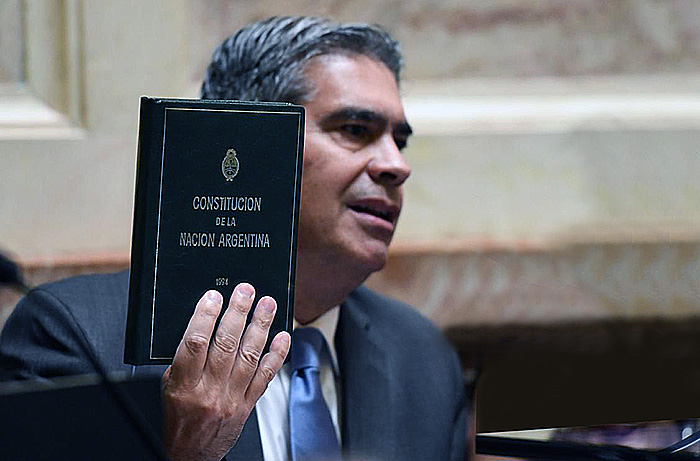 Capitanich advierte que la reforma laboral vulnera la Constitución, debilita a las provincias y debe ser rechazada in limine Capitanich advierte que la reforma laboral vulnera la Constitución, debilita a las provincias y debe ser rechazada in limine