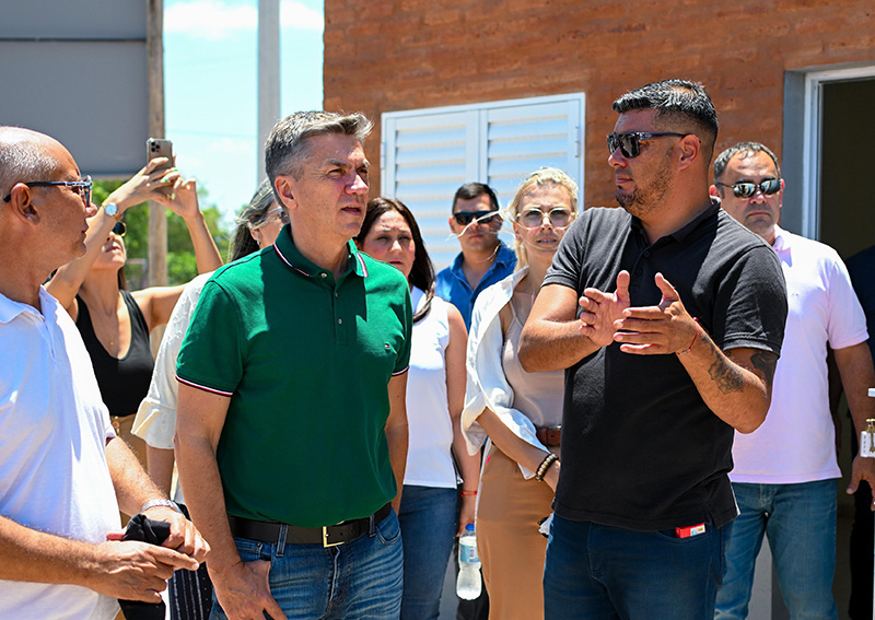 Zdero inspeccionó obras de viviendas Ñachec próximas a entregar en Colonia Popular Zdero inspeccionó obras de viviendas Ñachec próximas a entregar en Colonia Popular