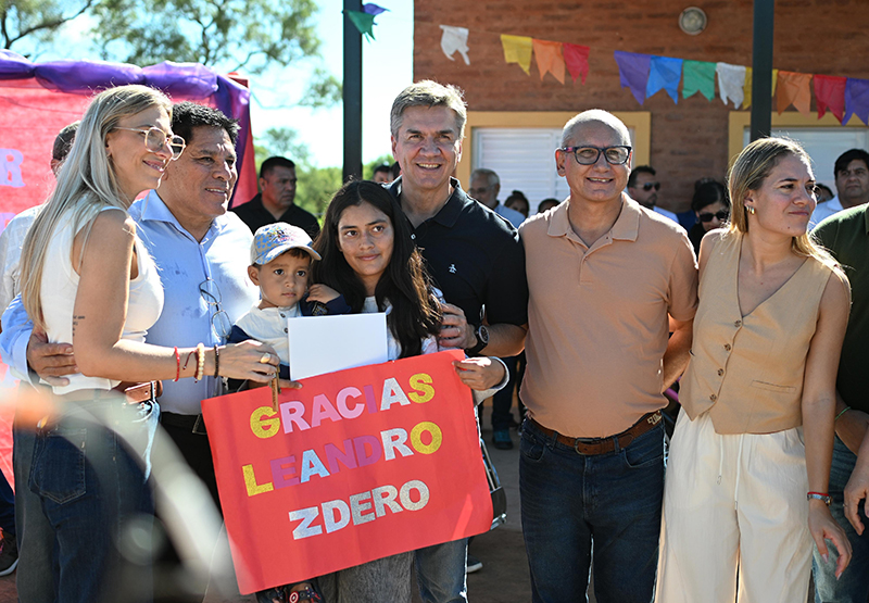 Zdero entregó viviendas y anunció nuevas obras habitacionales en Misión Nueva Pompeya Zdero entregó viviendas y anunció nuevas obras habitacionales en Misión Nueva Pompeya