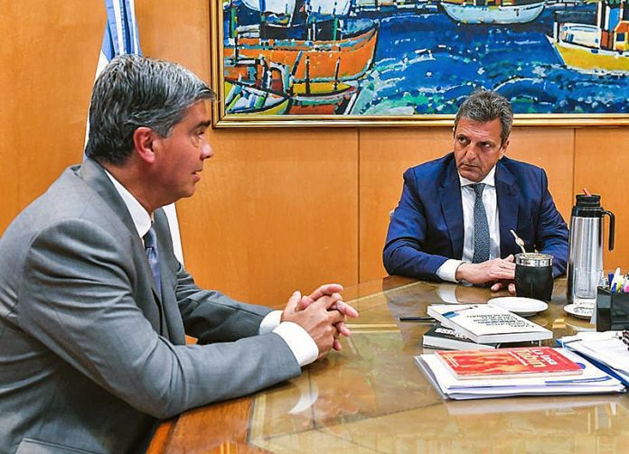 El gobernador Capitanich se reunió con Sergio Massa en Buenos Aires El gobernador Capitanich se reunió con Sergio Massa en Buenos Aires