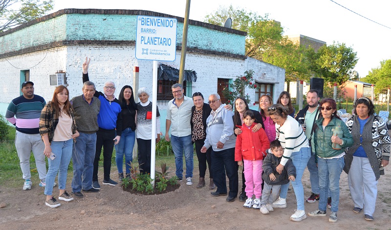 Presentaron la nueva señalética en el barrio Planetario de Resistencia Presentaron la nueva señalética en el barrio Planetario de Resistencia