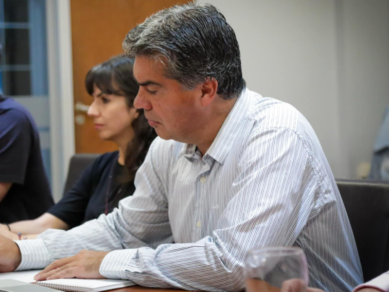 Capitanich le contestó a Zdero: “No voy a permitir ni la degradación de las instituciones ni la falsedad ni mucho menos el agravio gratuito” Capitanich le contestó a Zdero: “No voy a permitir ni la degradación de las instituciones ni la falsedad ni mucho menos el agravio gratuito”