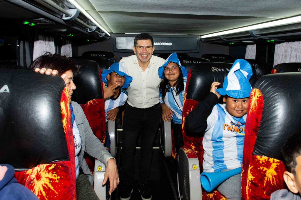 La municipalidad acompañó a estudiantes primarios ganadores de la mini olimpiada futuro que partieron rumbo a Carlos Paz