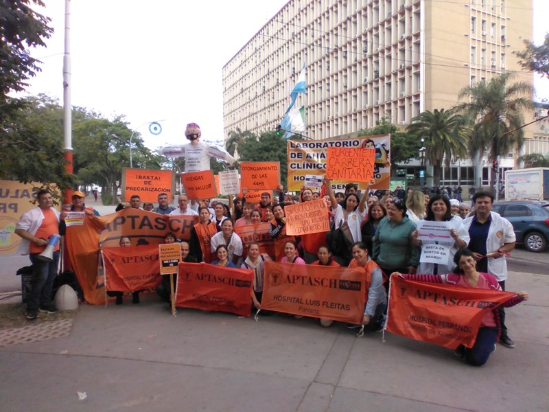 Rechazo de APTASCH a la ley Bases y advierte sobre su peligro hacia el pueblo trabajador Rechazo de APTASCH a la ley Bases y advierte sobre su peligro hacia el pueblo trabajador