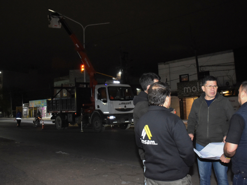 La Municipalidad sigue refuncionalizando el alumbrado público en las principales avenidas La Municipalidad sigue refuncionalizando el alumbrado público en las principales avenidas