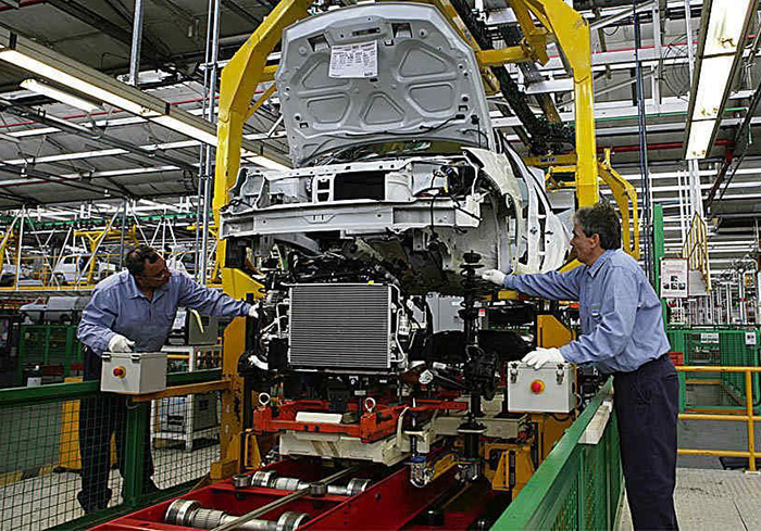 Autos: la producción cayó casi 20% en agosto, pero crecieron las ventas y las exportaciones Autos: la producción cayó casi 20% en agosto, pero crecieron las ventas y las exportaciones