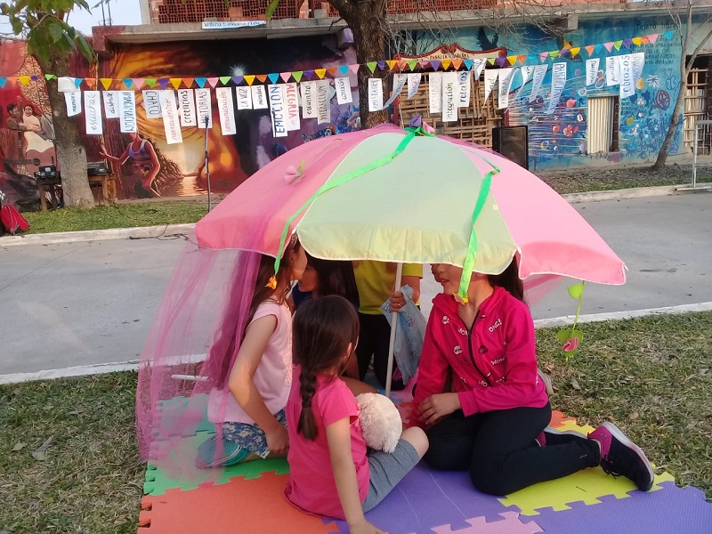 Concurso Microcuentos “40 años de democracia” en 100 palabras Concurso Microcuentos “40 años de democracia” en 100 palabras