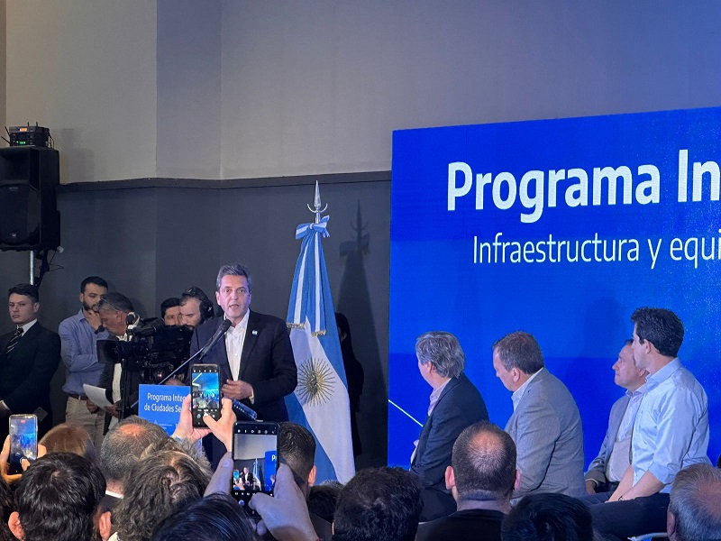 Massa: “La motosierra golpea a la gente, debemos dejarlo en claro en los próximos días” Massa: “La motosierra golpea a la gente, debemos dejarlo en claro en los próximos días”