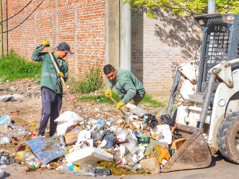 El Municipio erradicó un minibasural en Mármol y Los Hacheros El Municipio erradicó un minibasural en Mármol y Los Hacheros