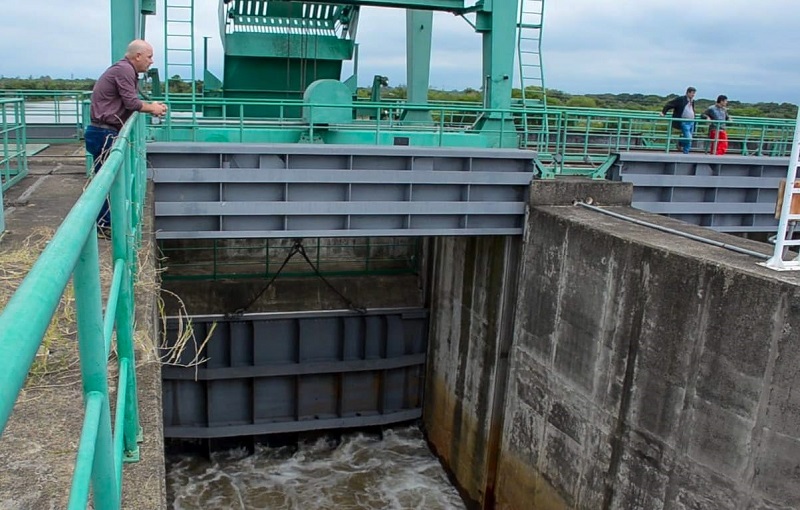 El río Paraná se mantiene en nivel de evacuación, pero permanece estable El río Paraná se mantiene en nivel de evacuación, pero permanece estable