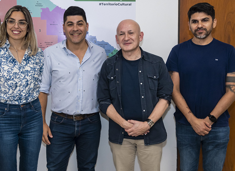 Francisco ‘Tete’ Romero recibió al presidente entrante del Instituto de Cultura, Mario Zorrilla Francisco ‘Tete’ Romero recibió al presidente entrante del Instituto de Cultura, Mario Zorrilla