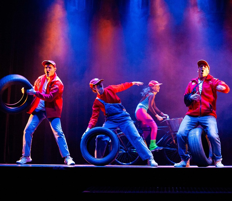 El Grupo Fulanos repone “Involución Mundial” en la Máscara Teatro El Grupo Fulanos repone “Involución Mundial” en la Máscara Teatro