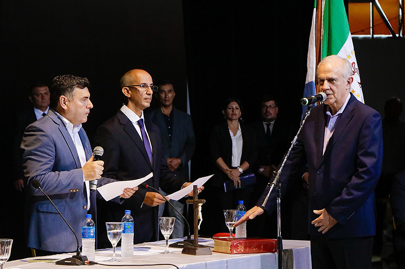 Roy Nikisch asumió en Resistencia: “Tenemos todos una alta responsabilidad, es la única manera de dar respuestas” Roy Nikisch asumió en Resistencia: “Tenemos todos una alta responsabilidad, es la única manera de dar respuestas”