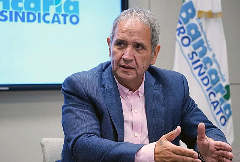 Sergio Palazzo: “Si se da marcha atrás con la quita de Ganancias habrá reacción gremial” Sergio Palazzo: “Si se da marcha atrás con la quita de Ganancias habrá reacción gremial”