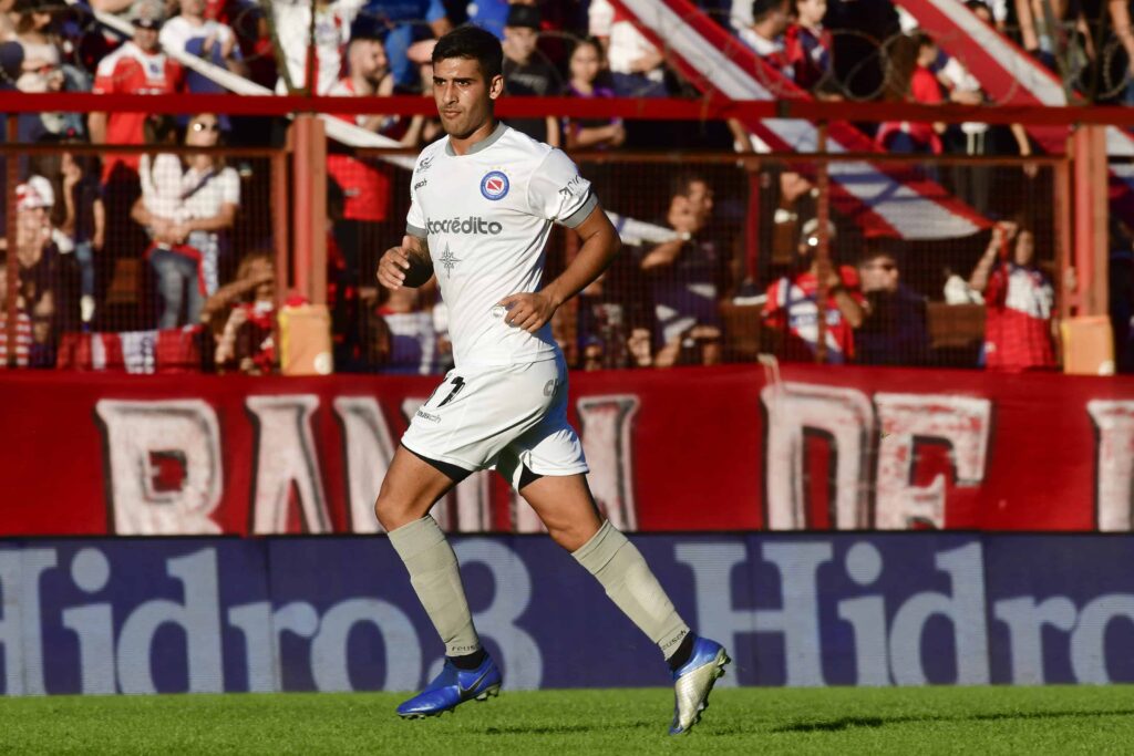 Roban USD 42.000 del departamento de un futbolista mientras estaba de vacaciones