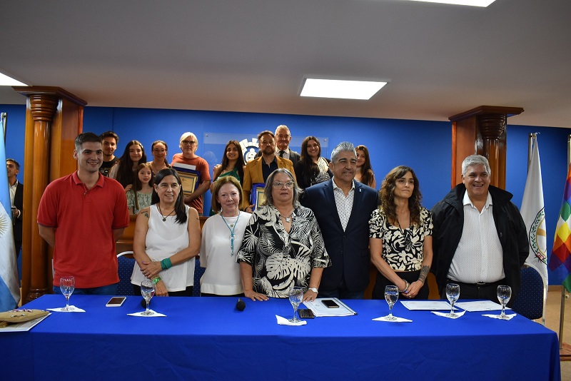 La Legislatura entregó el premio Derechos Humanos “Amanda Mayor de Piérola” La Legislatura entregó el premio Derechos Humanos “Amanda Mayor de Piérola”