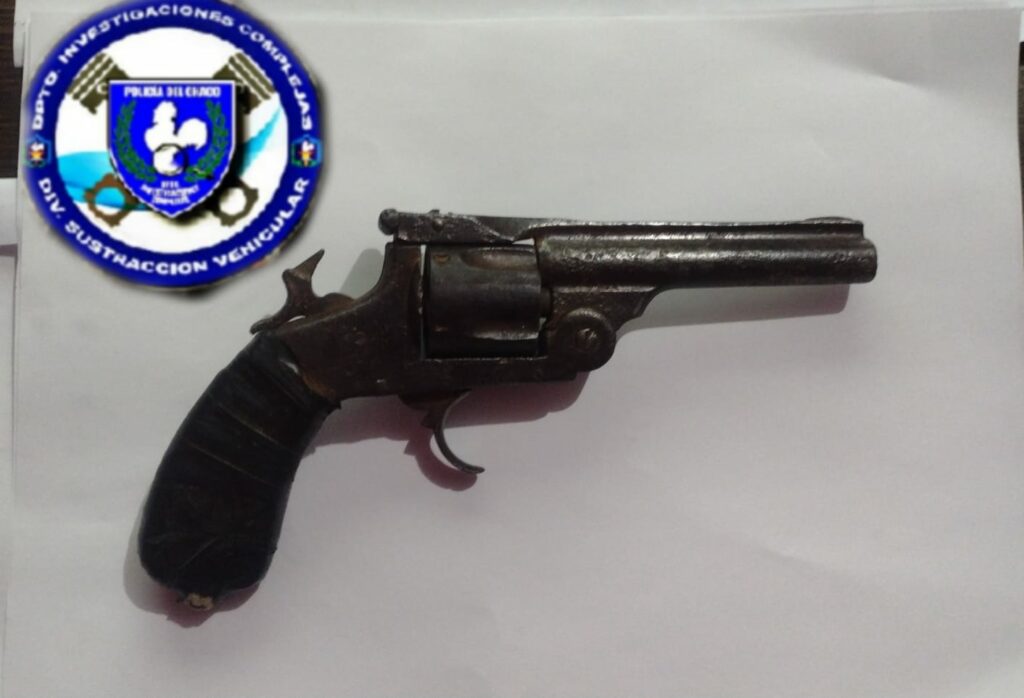 En Barranqueras, atraparon a un joven con un revolver