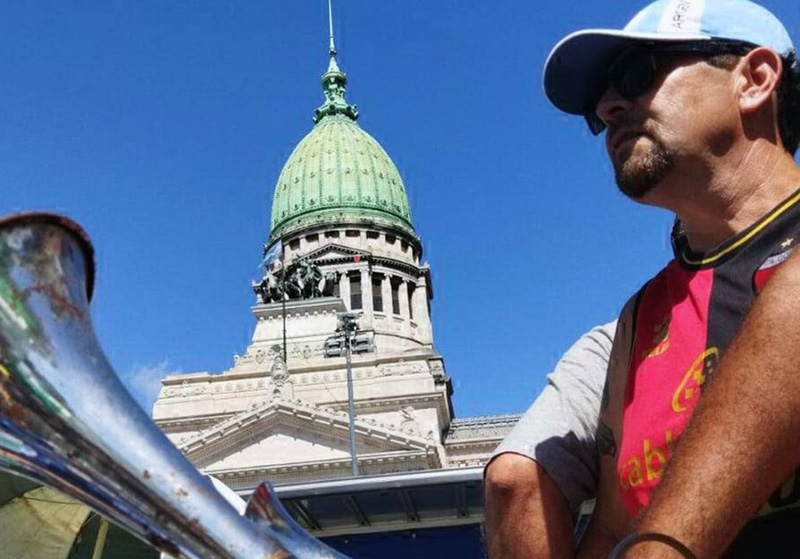 Milei llamará a sesiones extraordinarias para discutir las reformas laboral y tributaria Milei llamará a sesiones extraordinarias para discutir las reformas laboral y tributaria