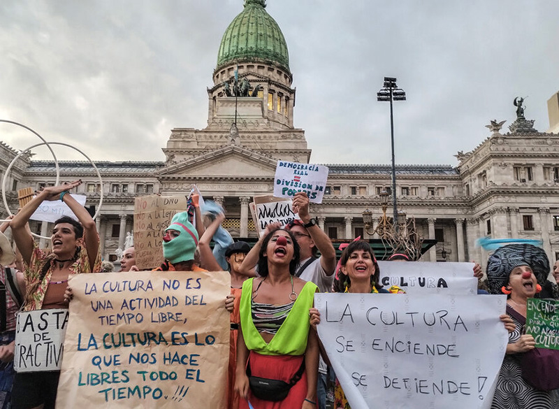 Un cacerolazo por la cultura en el Congreso y varias ciudades de todo el país Un cacerolazo por la cultura en el Congreso y varias ciudades de todo el país