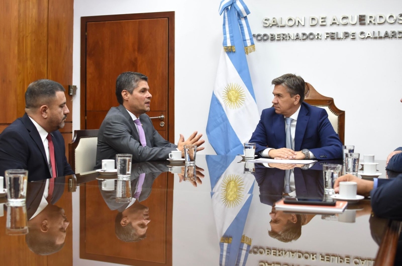 Zdero recibió al cónsul de Paraguay, Fabio López Rivero: “Nos unen lazos culturales y tradicionales”, afirmó Zdero recibió al cónsul de Paraguay, Fabio López Rivero: “Nos unen lazos culturales y tradicionales”, afirmó
