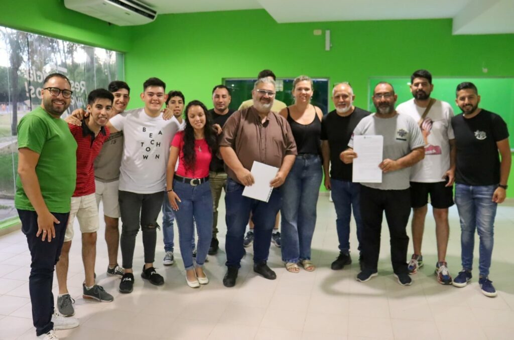 Pre Cosquín 2024: la municipalidad apoya a la delegación de artistas que representará a Resistencia