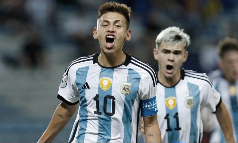 Mascherano cree en el chaqueño “Diablito” Echeverri para clasificar a los Juegos Olímpicos Mascherano cree en el chaqueño “Diablito” Echeverri para clasificar a los Juegos Olímpicos