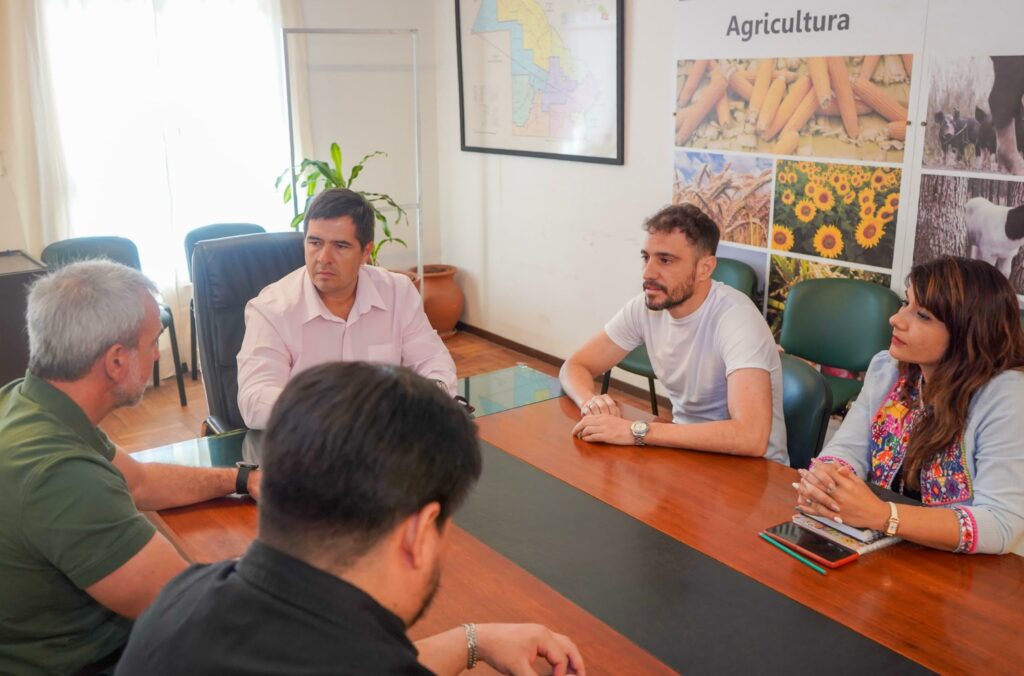 Producción y Ecom trabajan en la creación de una plataforma digital para el sector productivo