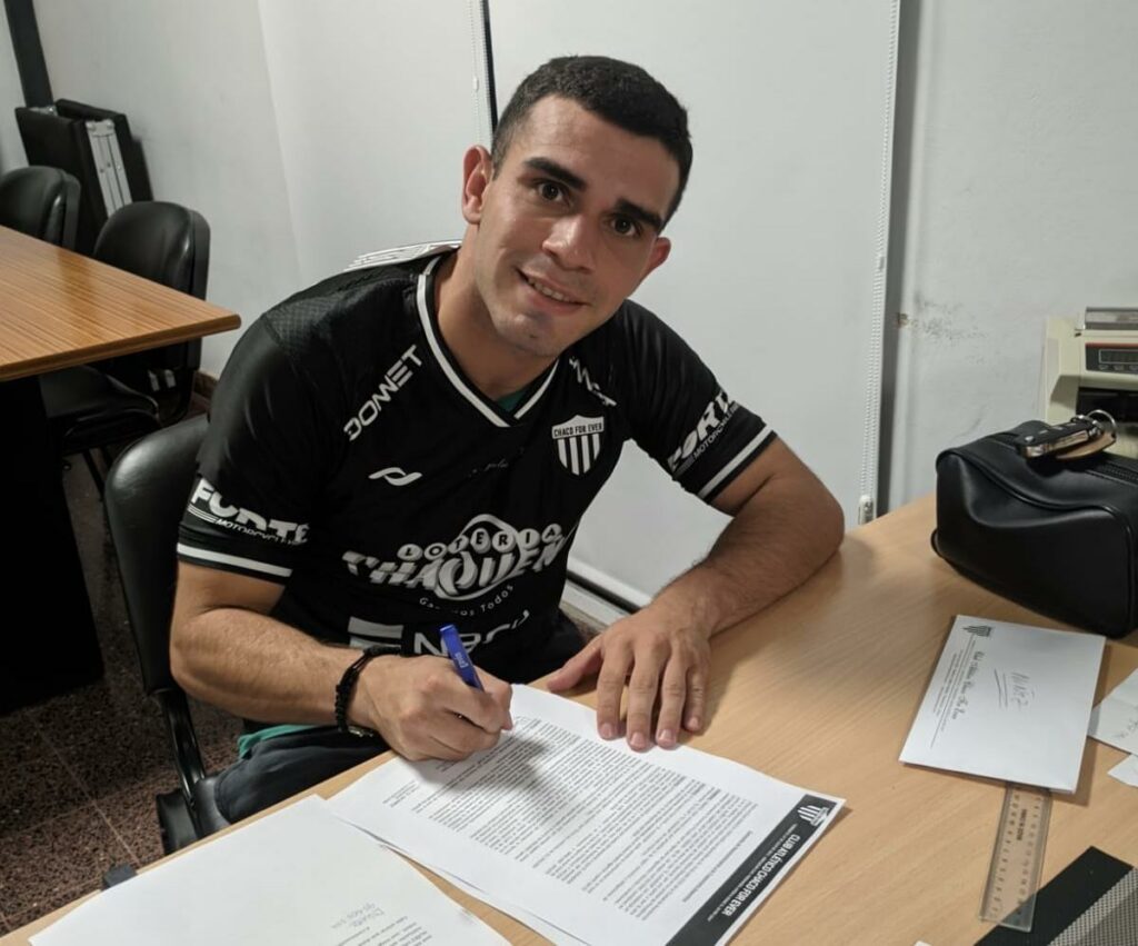 For Ever sumó al paraguayo Núñez y es el decimoctavo refuerzo para esta temporada