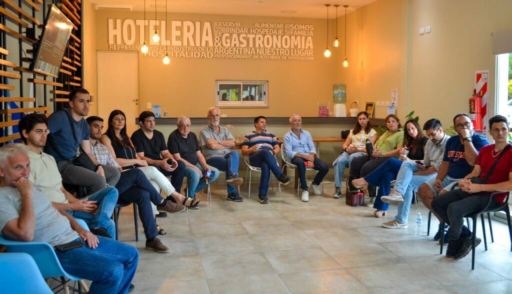 Encuentro de evaluación y coordinación entre el Municipio, hoteleros y gastronómicos