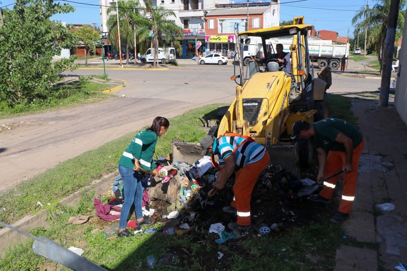 Nuevo operativo especial de limpieza urbana en barrios, avenidas y parterres de Resistencia Nuevo operativo especial de limpieza urbana en barrios, avenidas y parterres de Resistencia