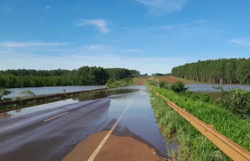 Inundaciones en Corrientes: por 48 horas prohíben el tránsito pesado en Ruta 5 hasta Ruta Cacional 118 Inundaciones en Corrientes: por 48 horas prohíben el tránsito pesado en Ruta 5 hasta Ruta Cacional 118
