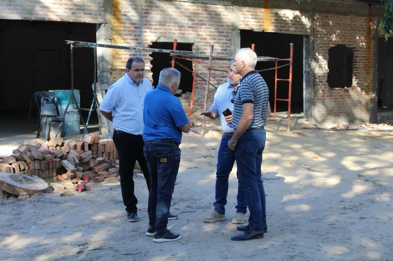 Por seguridad, SAMEEP demolió oficinas del Pozo 5, donde también había vehículos que recuperaron Por seguridad, SAMEEP demolió oficinas del Pozo 5, donde también había vehículos que recuperaron